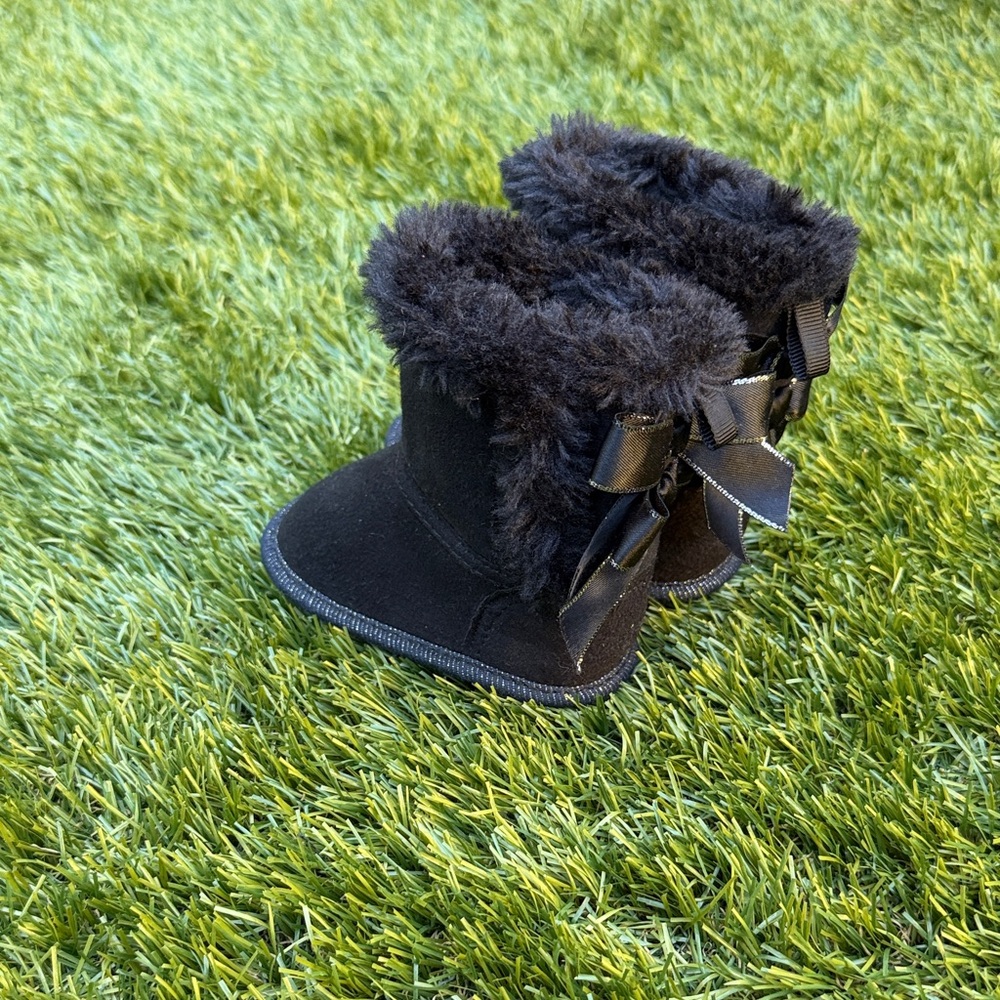 Black Faux Fur Baby Booties with Back Bows